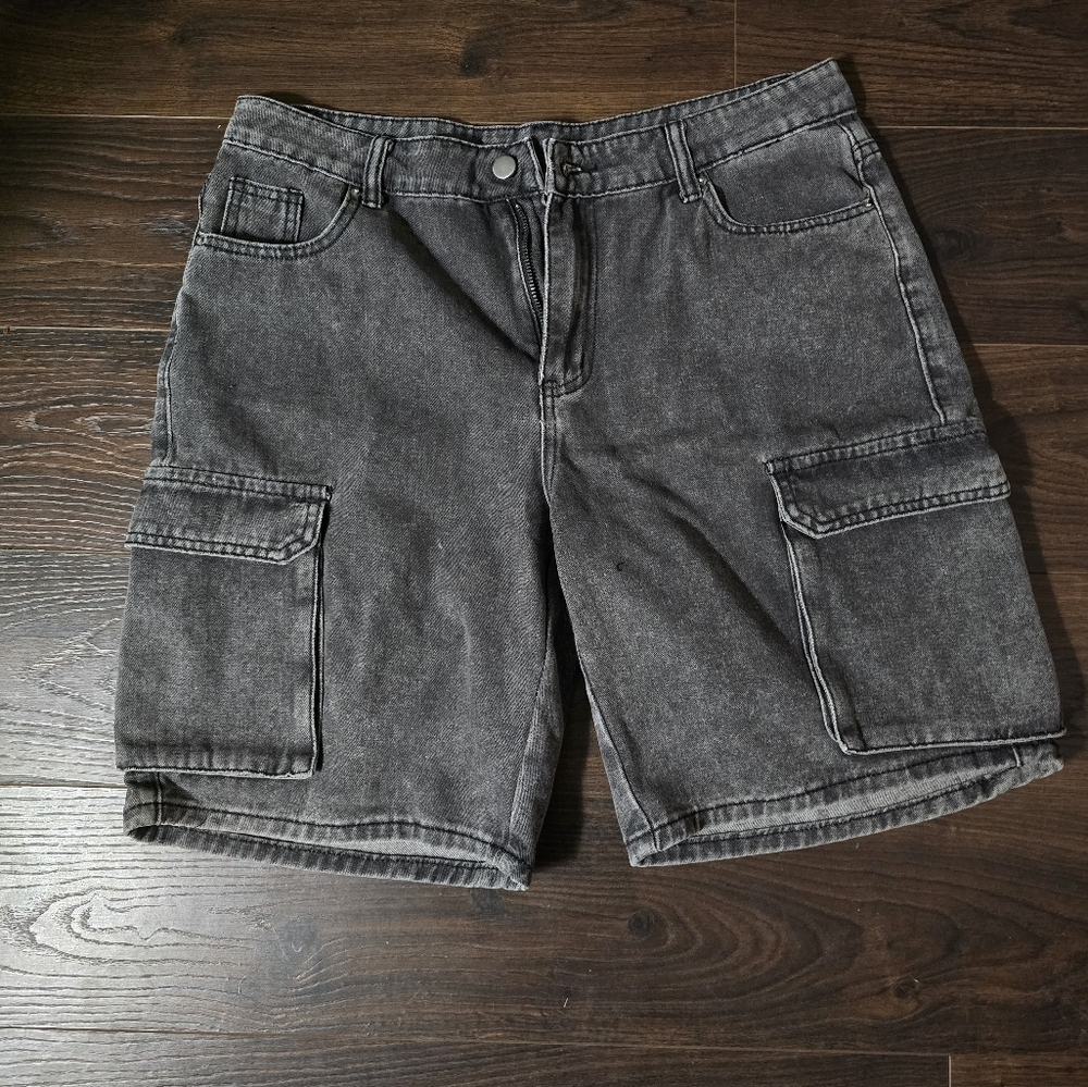 Shein Cargo Shorts Lg